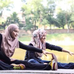 8 Gerakan Sederhana Ini Ampuh Kurangi Nyeri Haid, Coba Deh Sist!