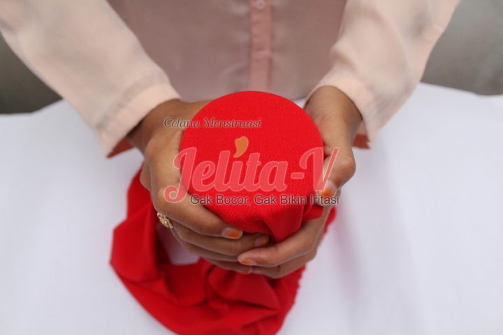 test-waterproof-celana-menstruasi-jelita-2